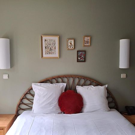 Hostellerie Du Lys Lamorlaye エクステリア 写真