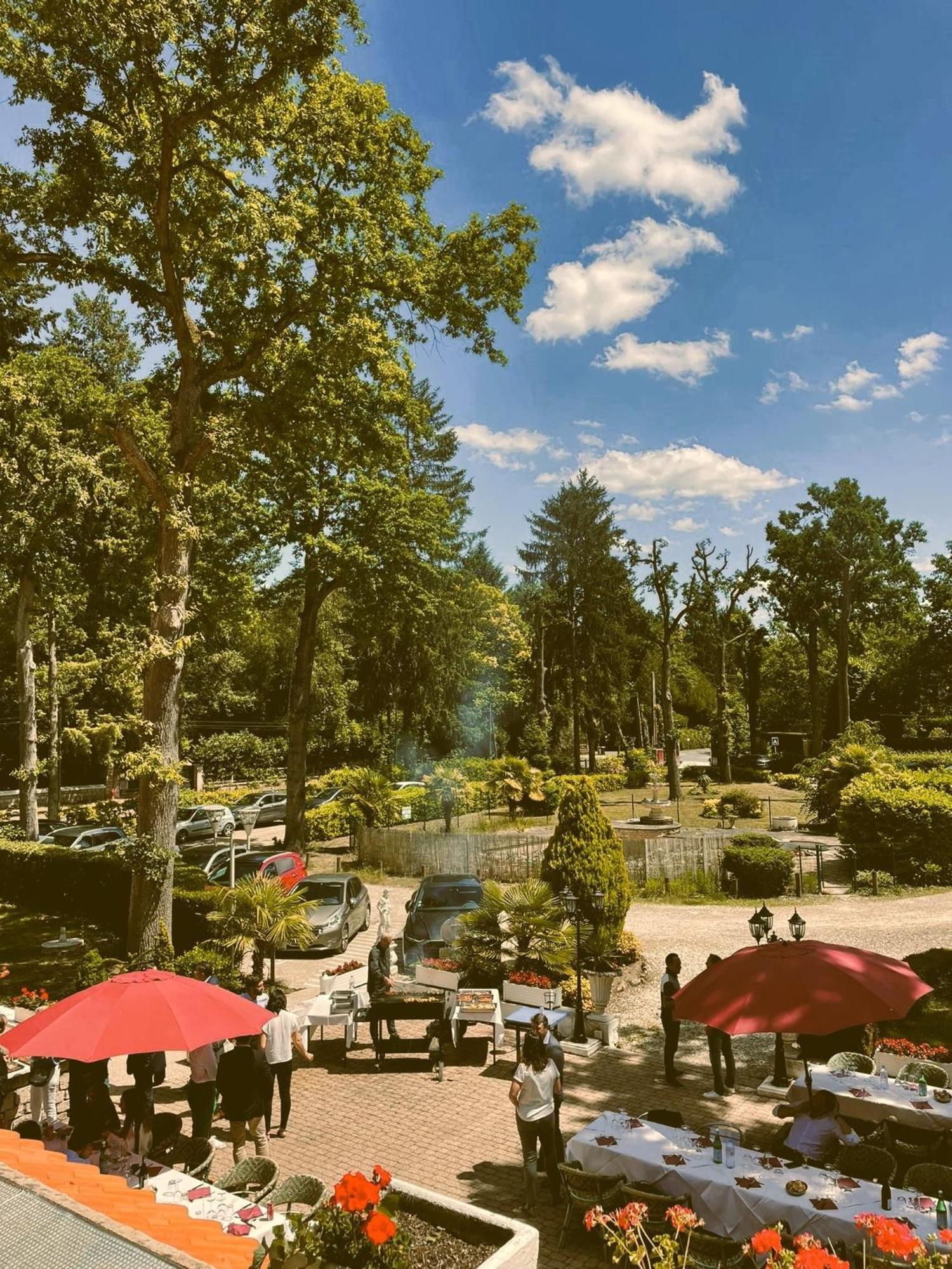 Hostellerie Du Lys Lamorlaye エクステリア 写真