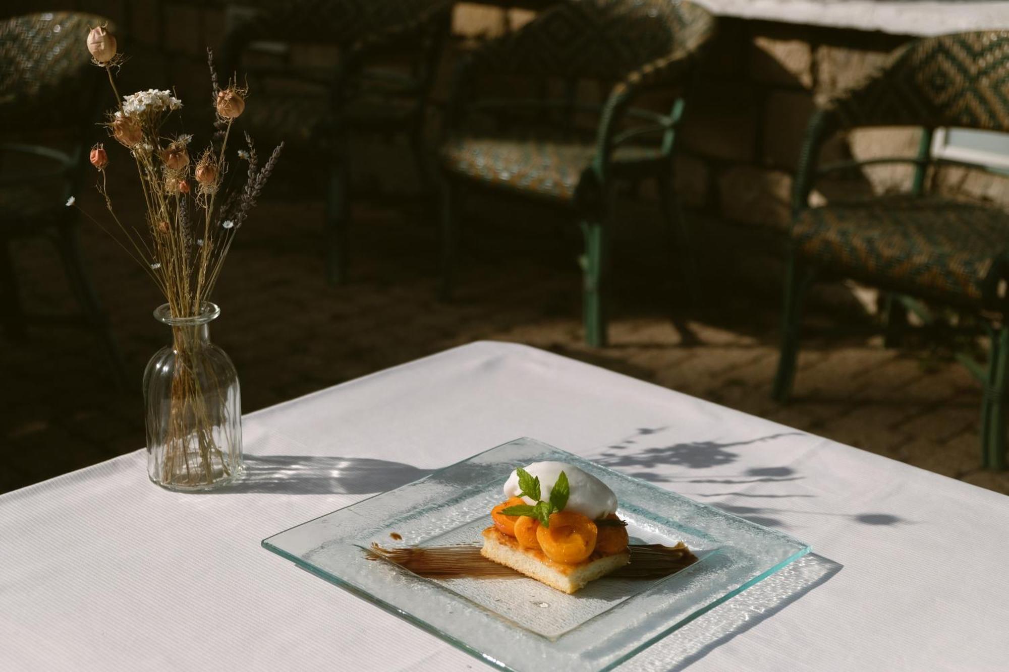 Hostellerie Du Lys Lamorlaye エクステリア 写真