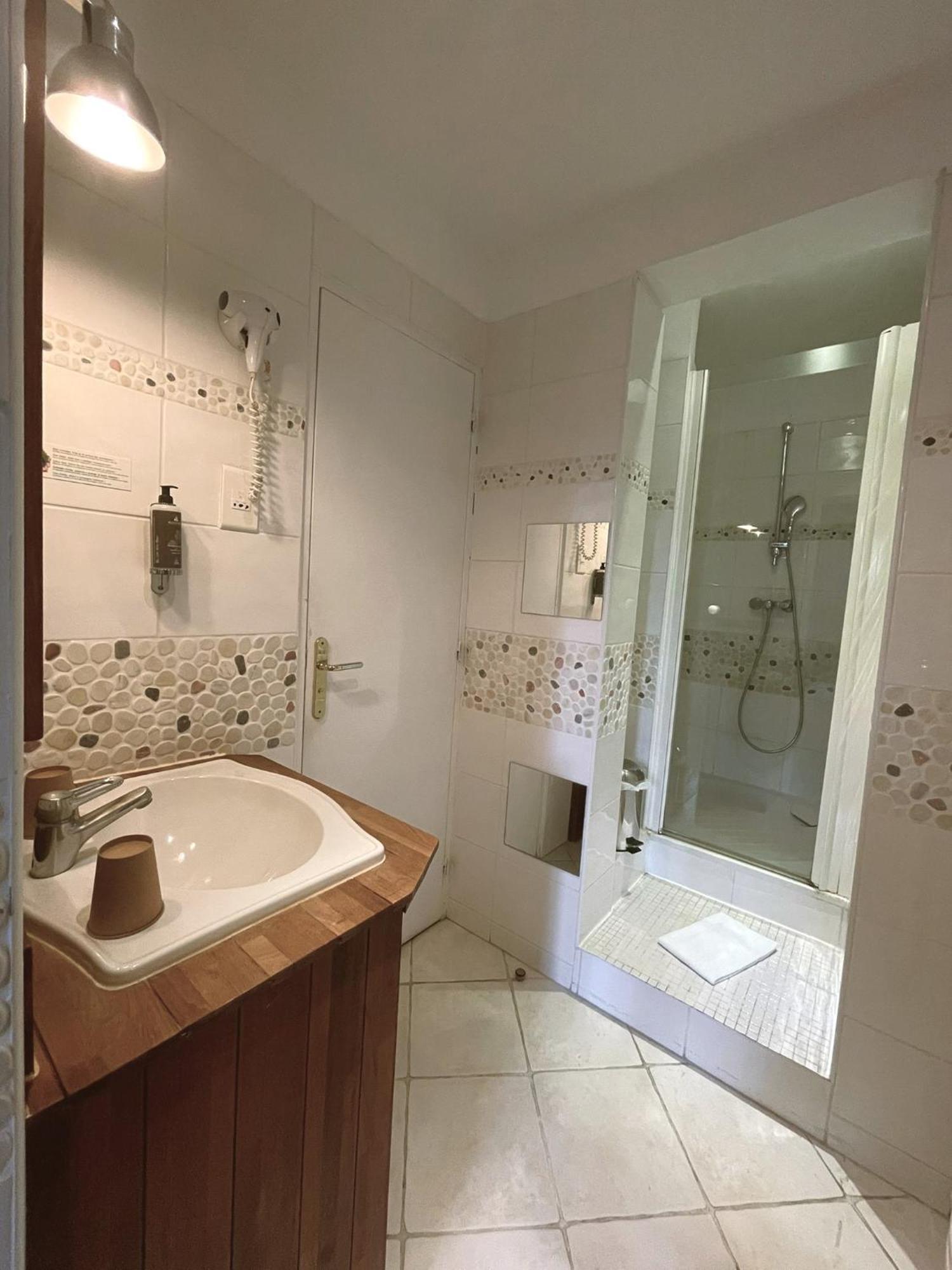 Hostellerie Du Lys Lamorlaye エクステリア 写真