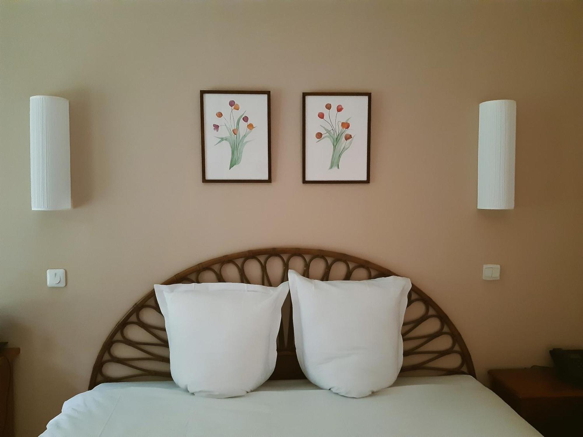 Hostellerie Du Lys Lamorlaye エクステリア 写真