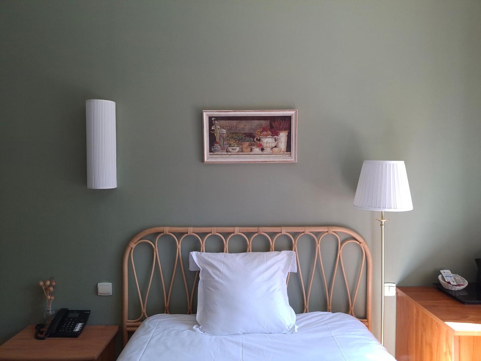 Hostellerie Du Lys Lamorlaye エクステリア 写真