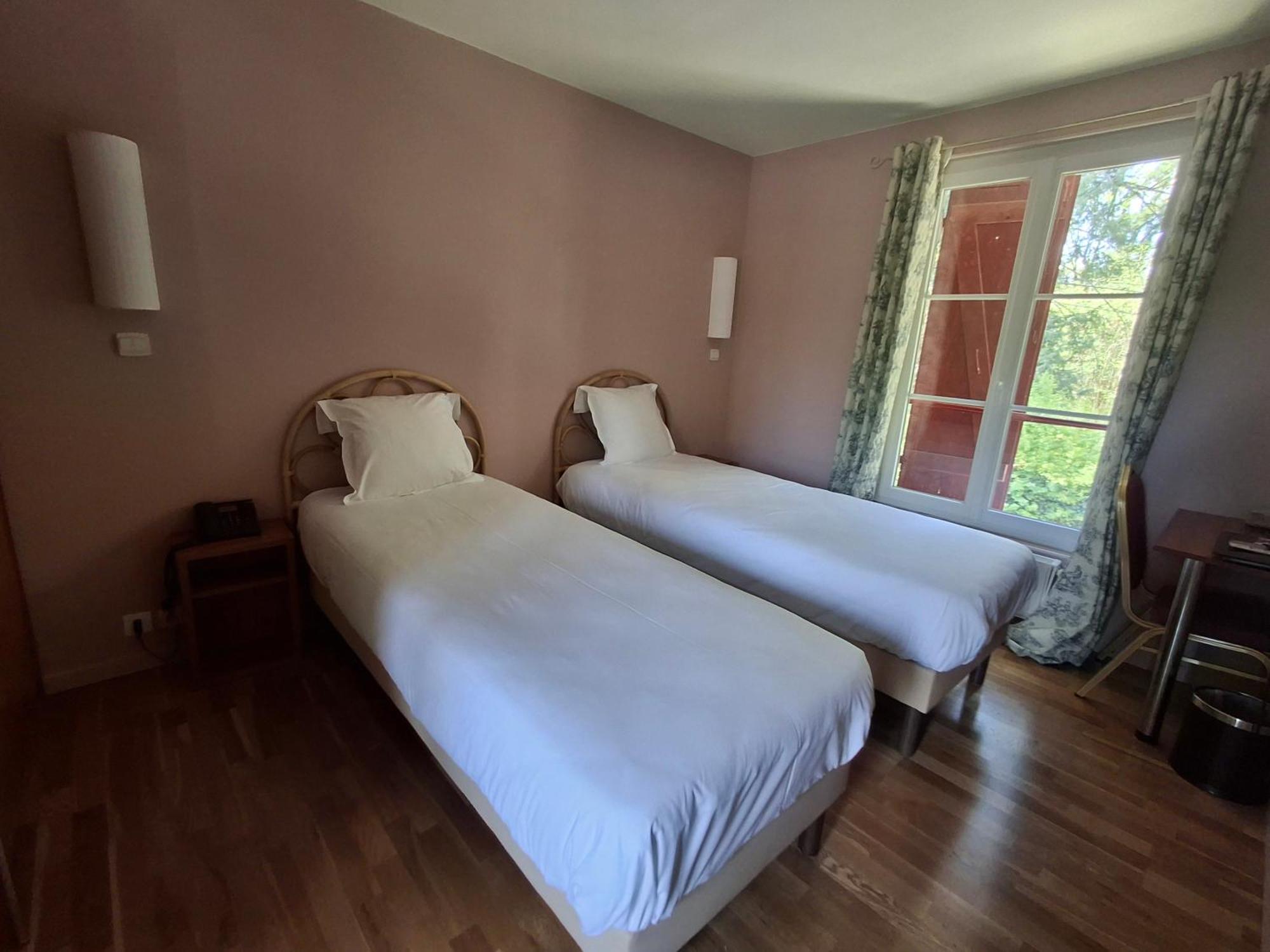 Hostellerie Du Lys Lamorlaye エクステリア 写真