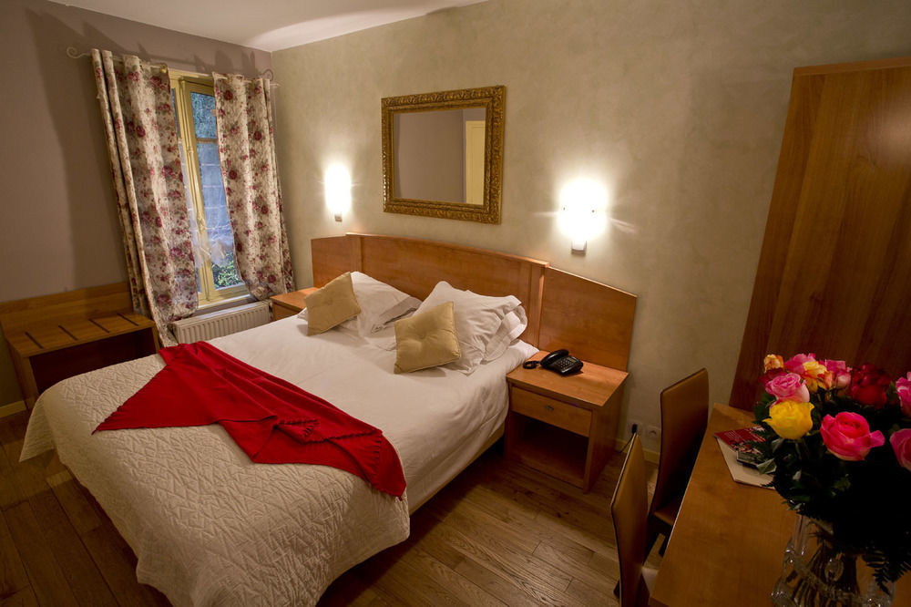 Hostellerie Du Lys Lamorlaye エクステリア 写真