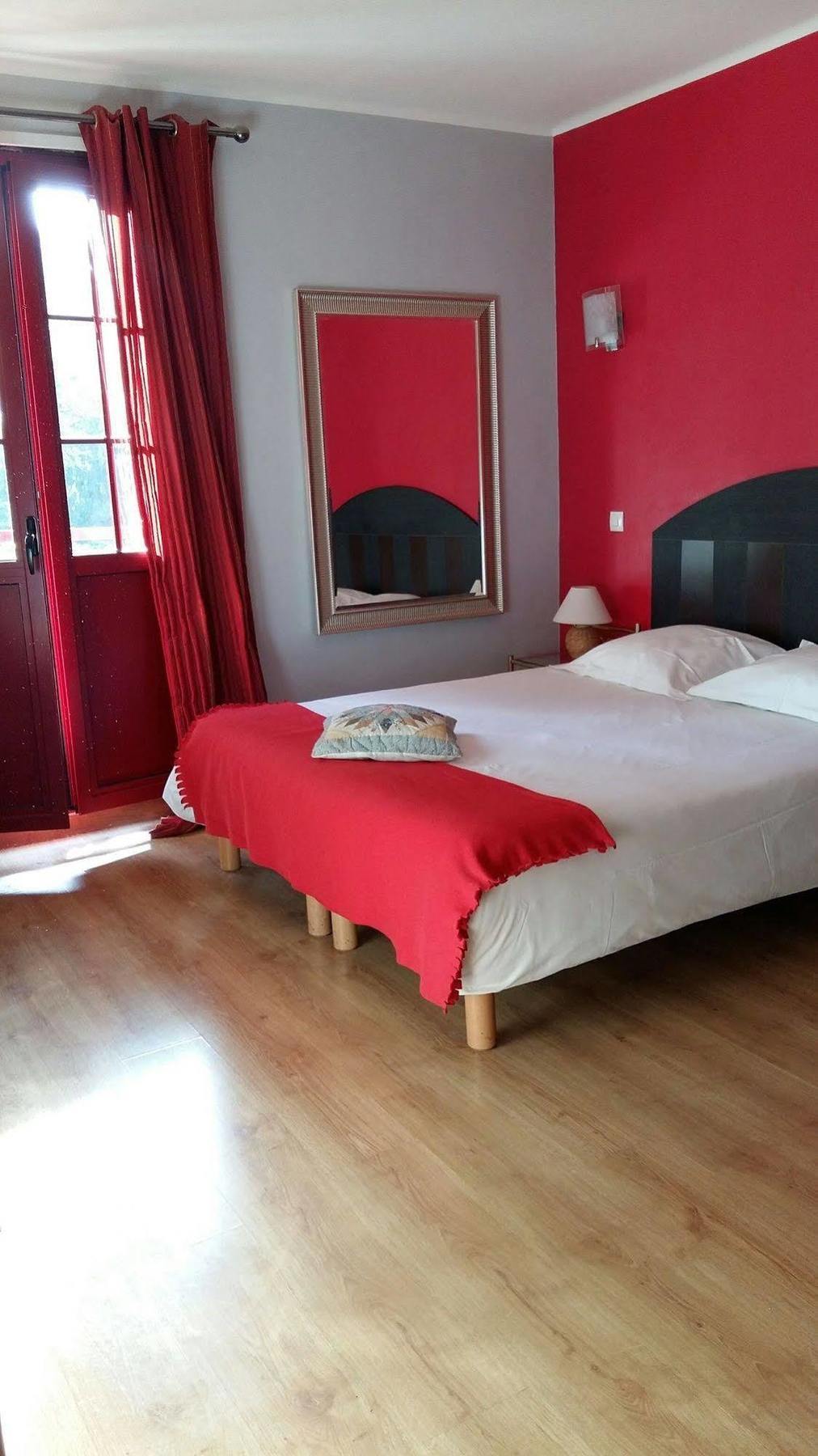 Hostellerie Du Lys Lamorlaye エクステリア 写真