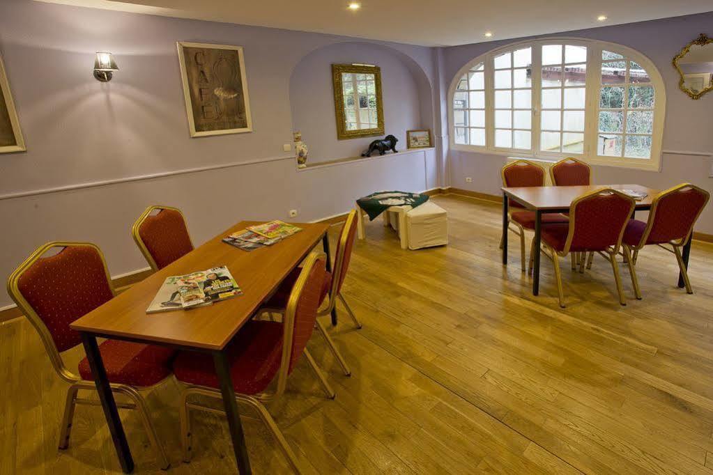 Hostellerie Du Lys Lamorlaye エクステリア 写真
