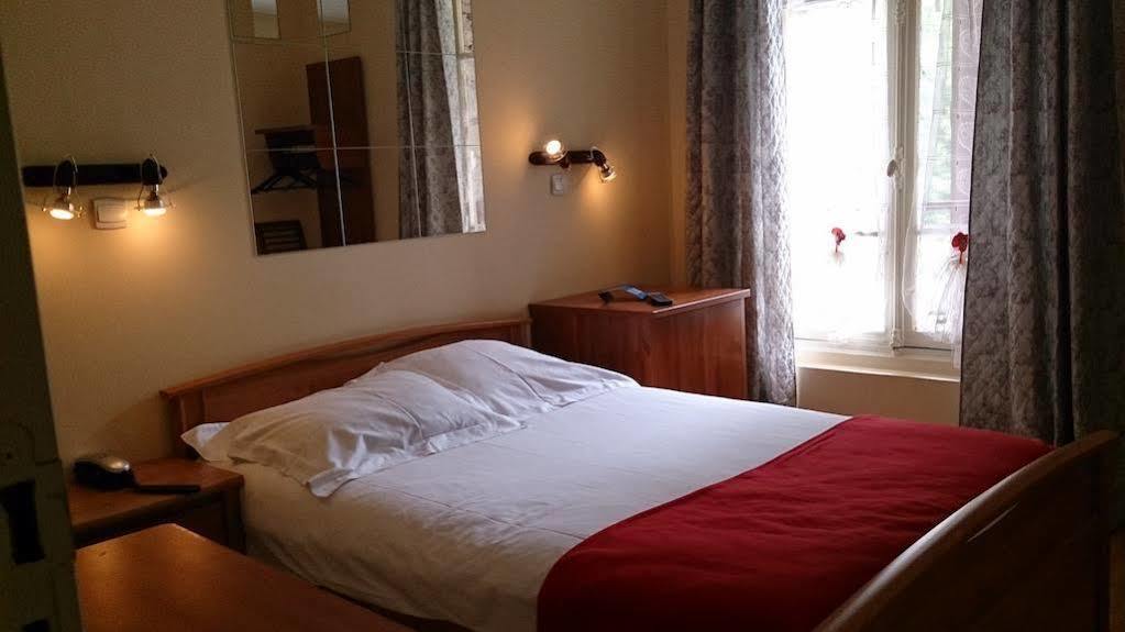 Hostellerie Du Lys Lamorlaye エクステリア 写真